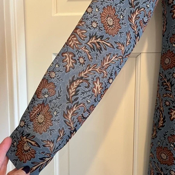 𝅺Like new CAbi dress - Picture 5 of 5